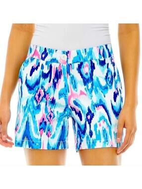 Crown & Ivy Shorts Caroline 20W White Abstract Button
